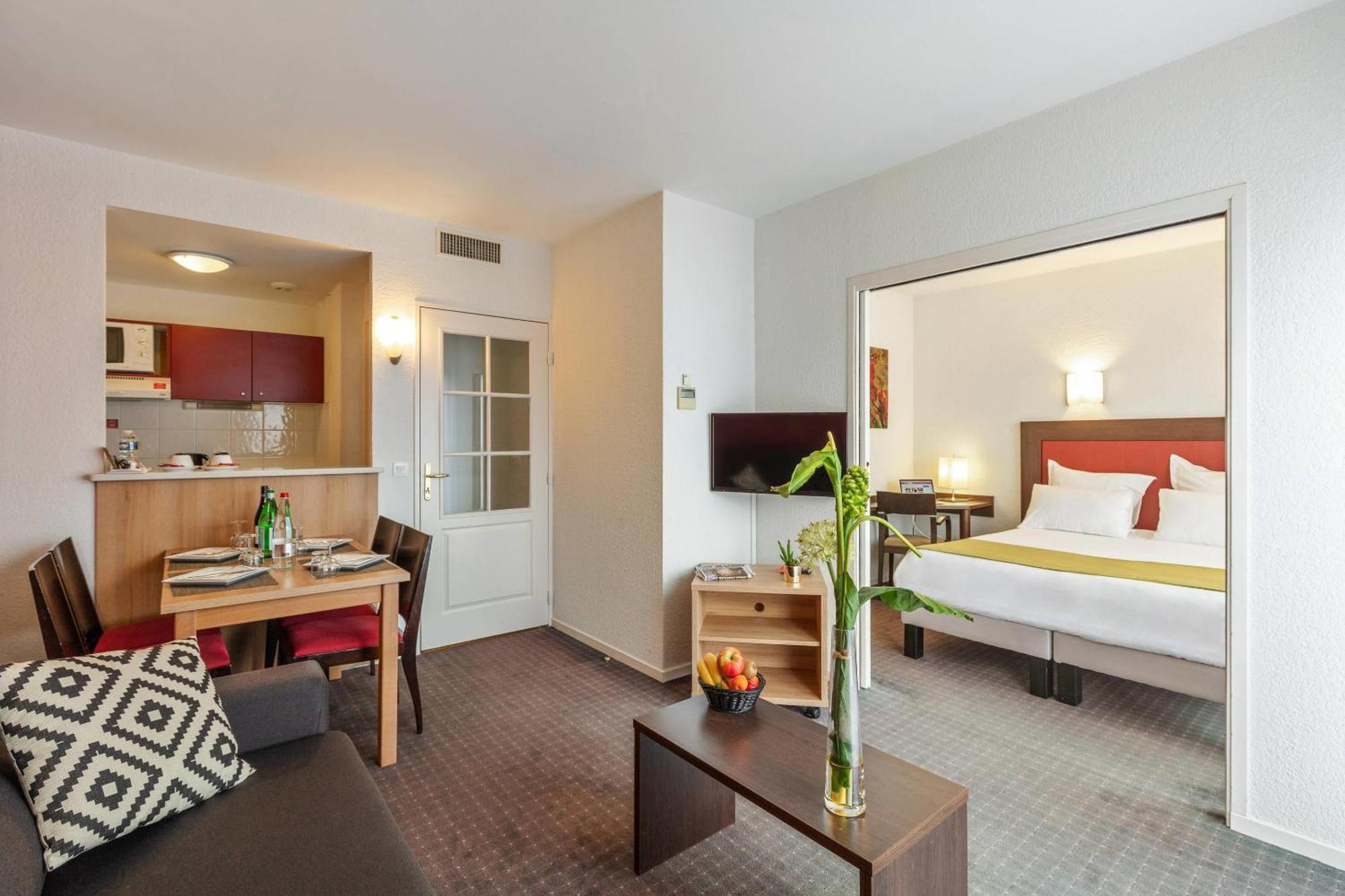 Quality Aparthotel Divonne - Portes De Geneve Екстериор снимка
